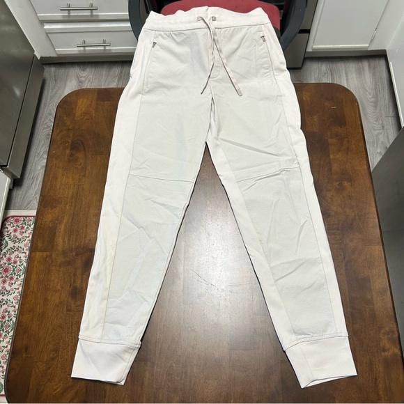 Athleta Headlands Hybrid Trek Jogger in Birch Grey Size 4 - Picture 3 of 14